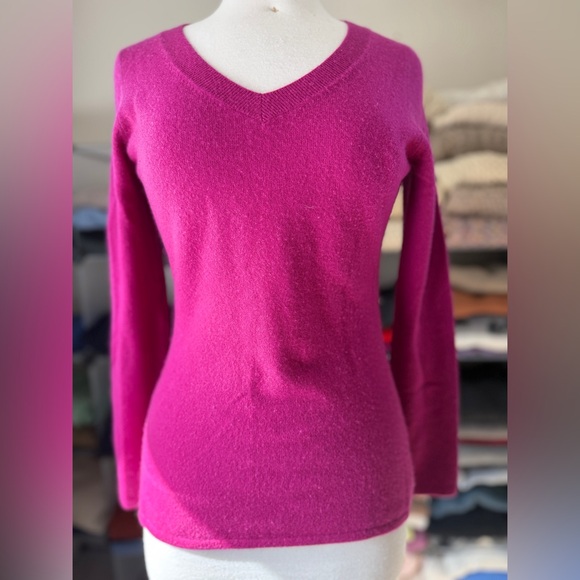 Saks Fuchsia V-Neck Cashmere, M - Picture 4 of 12